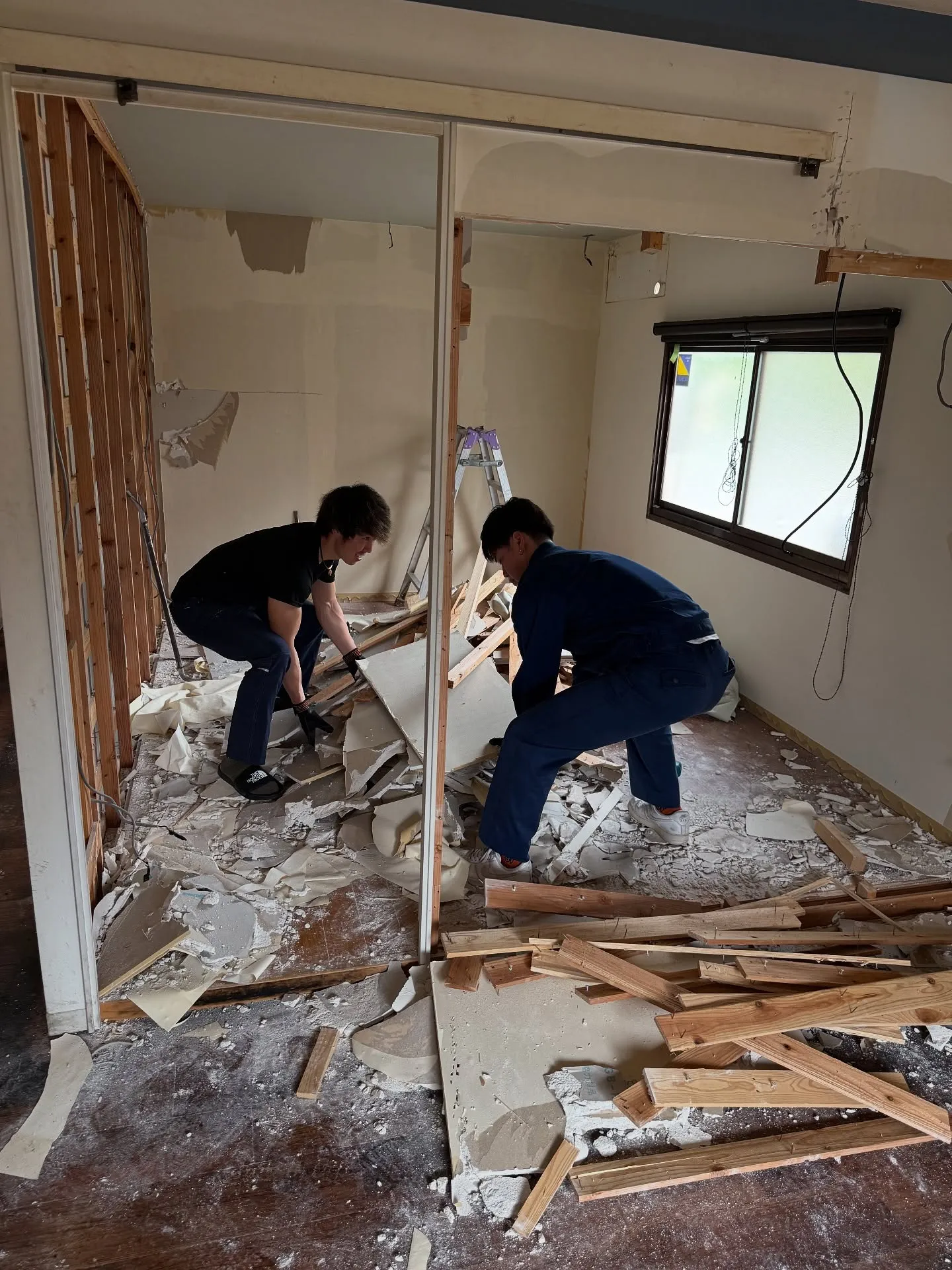 昨日からの改装工事が始まり、リニューアルオープンに向けての準...