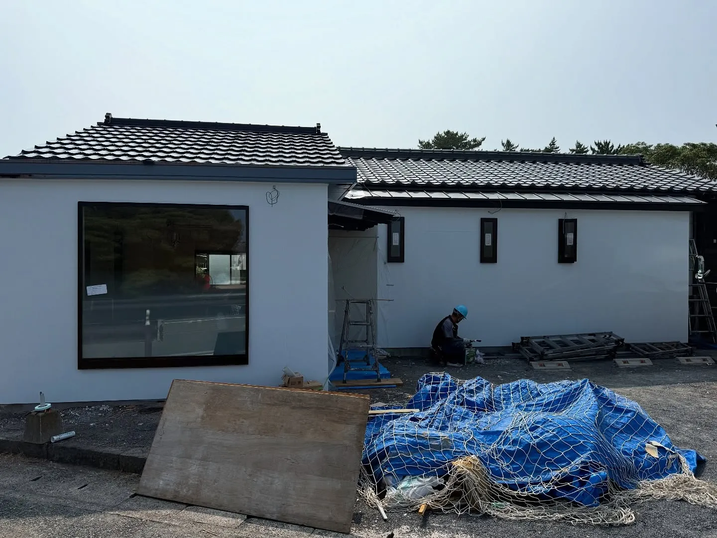 改装工事は現在、順調に進んでおり、来週には完成する予定です。