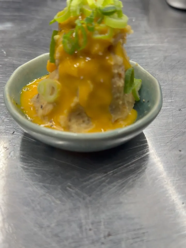 本日は、萩本店の牛すじポテトサラダをご紹介します。